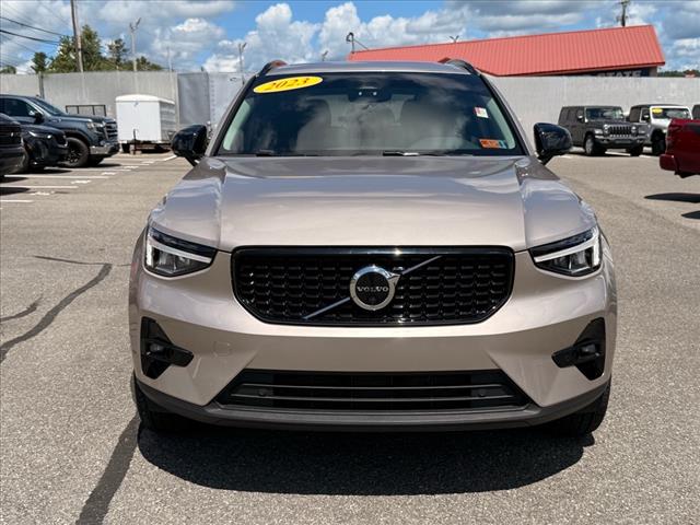 2023 Volvo XC40 B5 AWD PLUS DARK THEME
