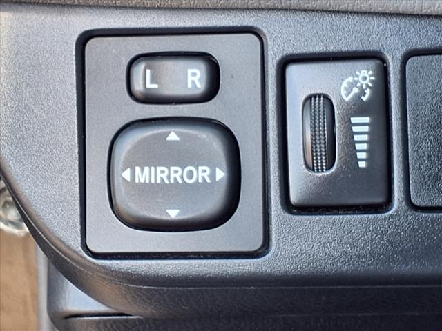 2017 Toyota Yaris 5-Door SE