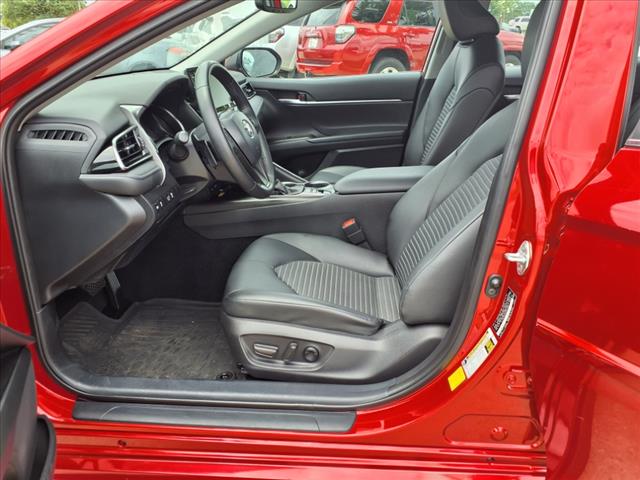 2022 Toyota Camry Hybrid SE