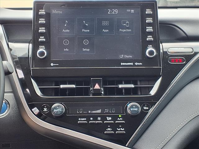 2022 Toyota Camry Hybrid SE