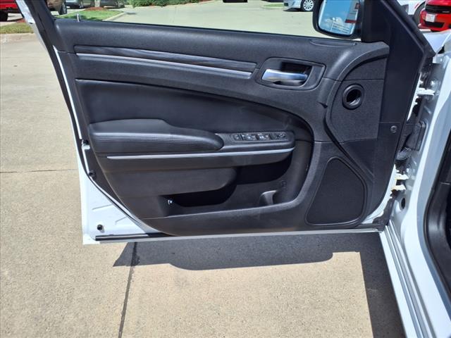 2022 Chrysler 300 Touring