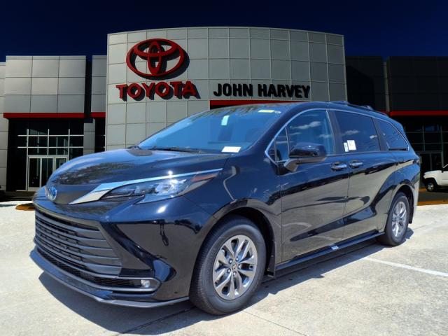 2025 Toyota Sienna XLE 8-Passenger