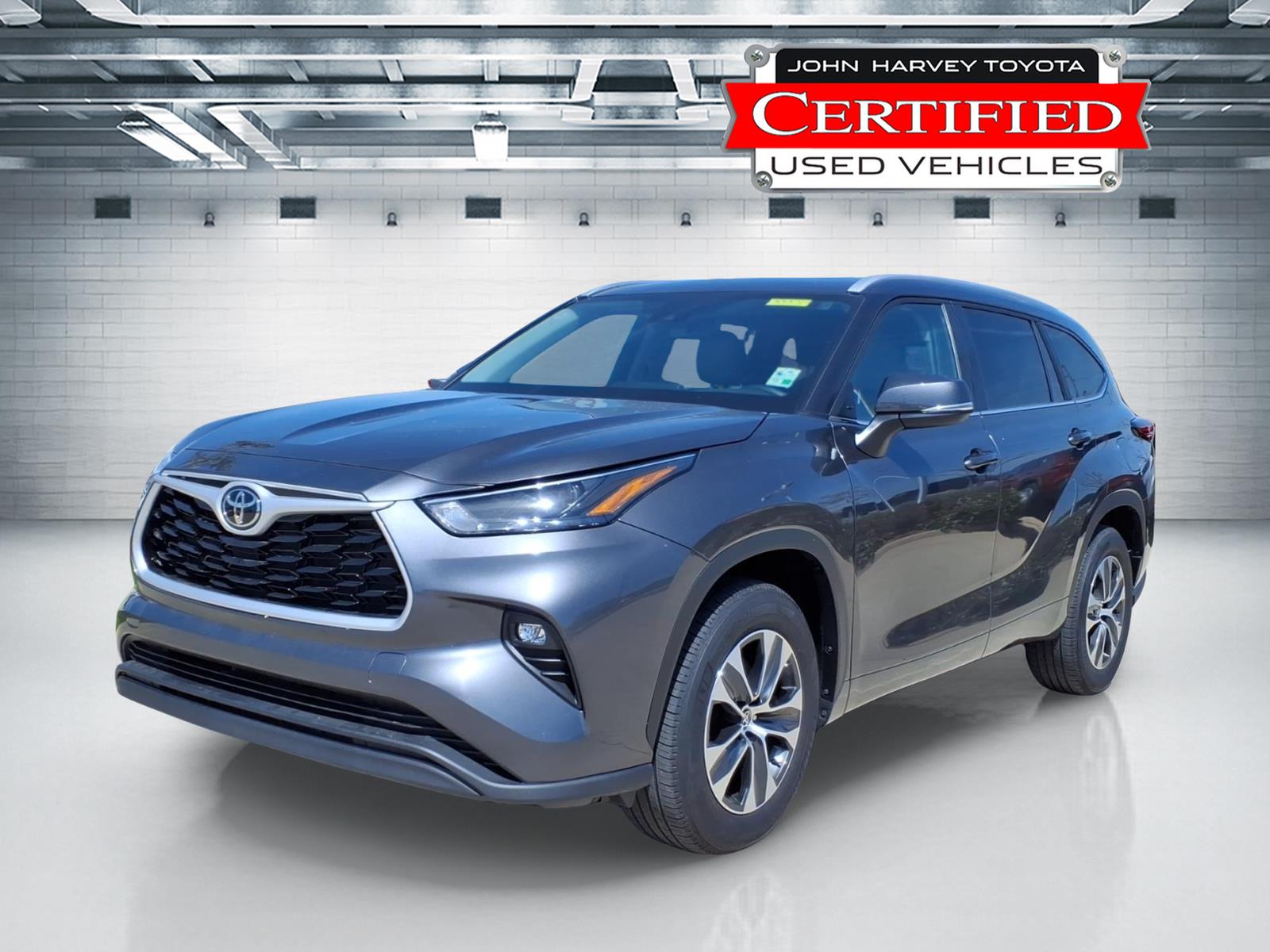 2025 Toyota Highlander XLE FWD