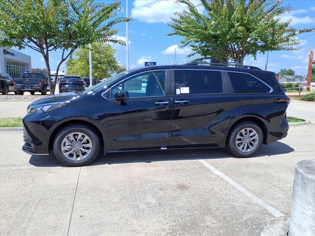 2025 Toyota Sienna XLE 8-Passenger