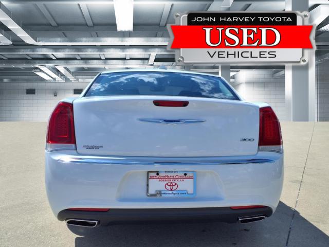2022 Chrysler 300 Touring