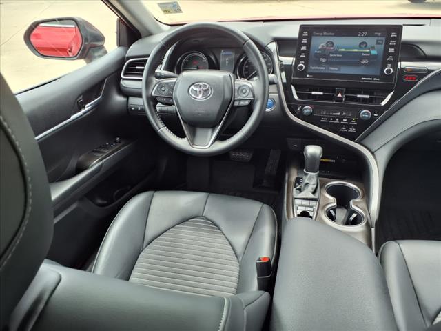 2022 Toyota Camry Hybrid SE