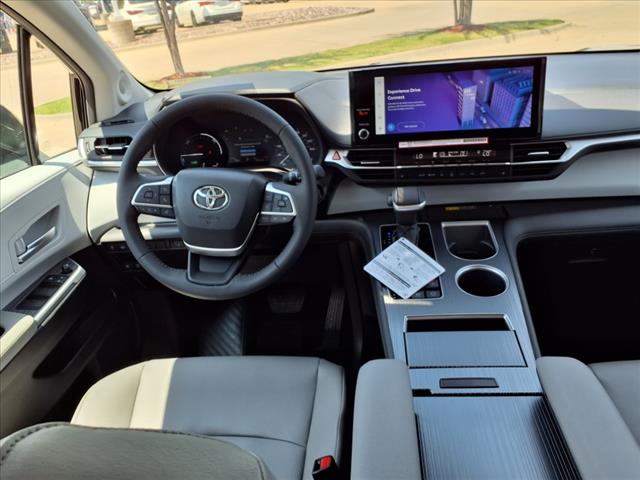 2025 Toyota Sienna XLE 8-Passenger