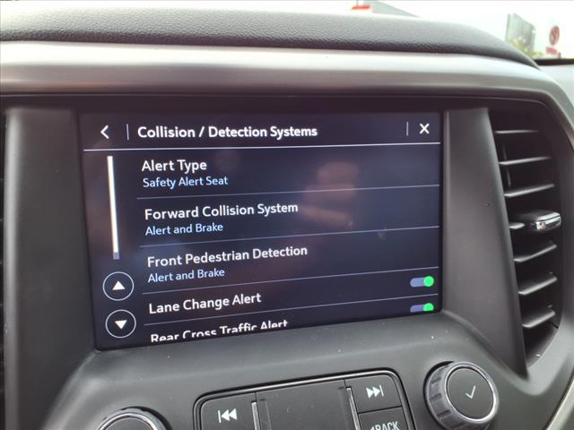 2022 GMC Acadia AT4