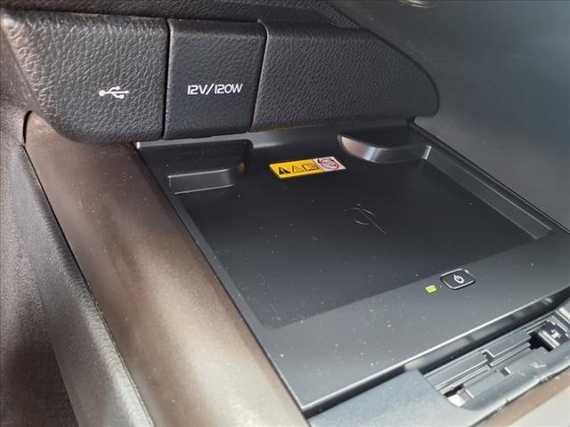 2022 Toyota Camry Hybrid SE