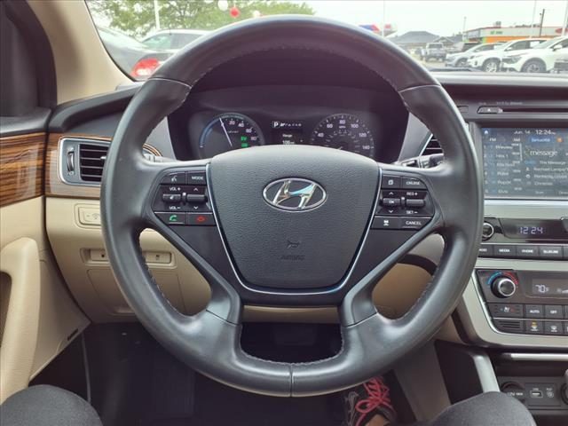 2017 Hyundai SONATA Hybrid Limited