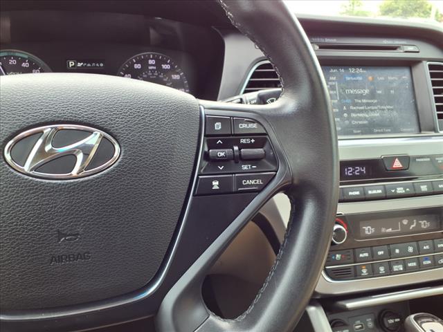 2017 Hyundai SONATA Hybrid Limited