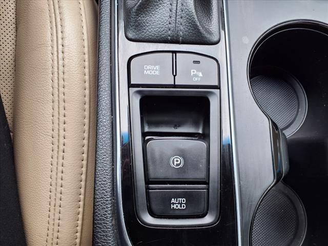 2017 Hyundai SONATA Hybrid Limited
