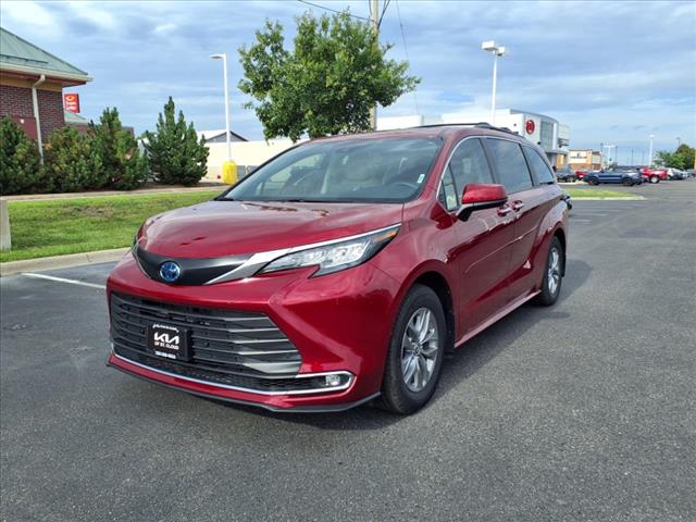2022 Toyota Sienna XLE 7-Passenger