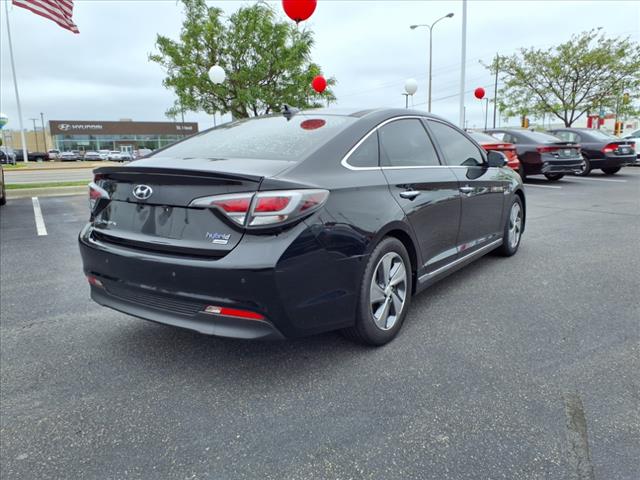 2017 Hyundai SONATA Hybrid Limited