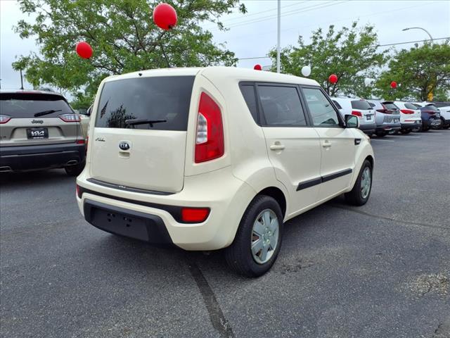 2013 Kia Soul Base