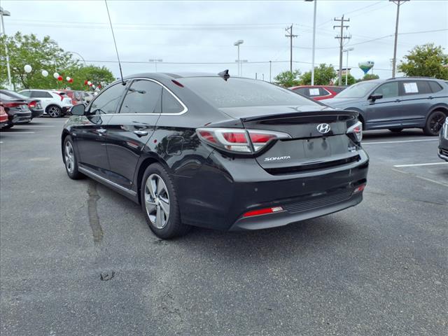2017 Hyundai SONATA Hybrid Limited