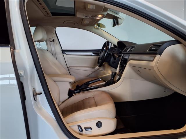 2016 Volkswagen Passat V6 SEL Premium