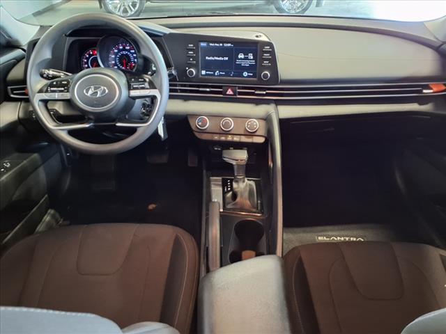 2023 Hyundai ELANTRA SE