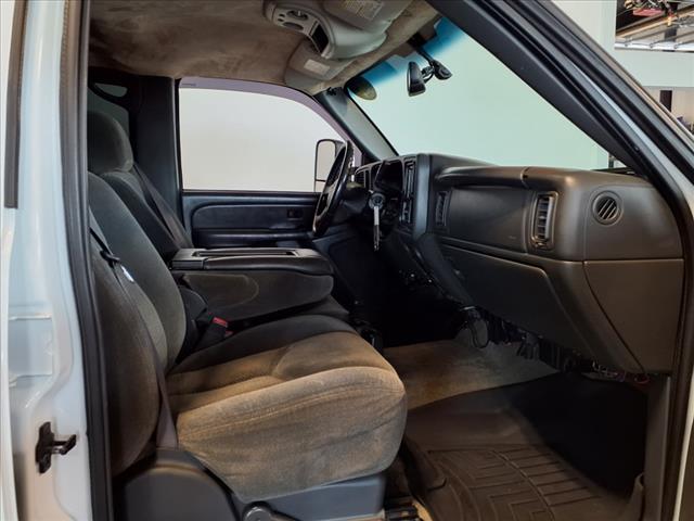 2004 Chevrolet Silverado 3500 Base