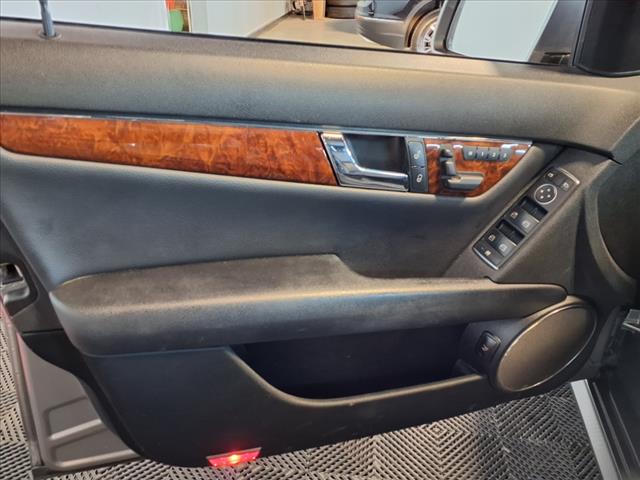 2011 Mercedes-Benz C-Class C 300 Luxury 4MATIC