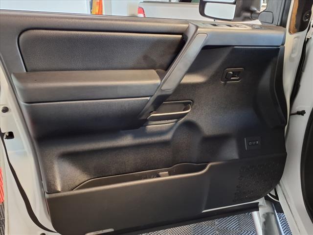 2012 Nissan Titan SL