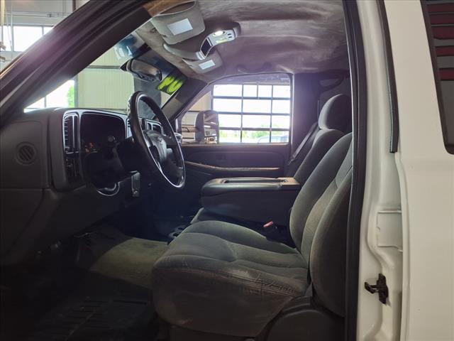 2004 Chevrolet Silverado 3500 Base