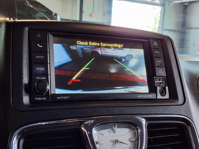 2016 Chrysler Town and Country Touring