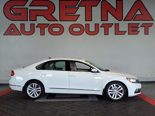 2016 Volkswagen Passat V6 SEL Premium