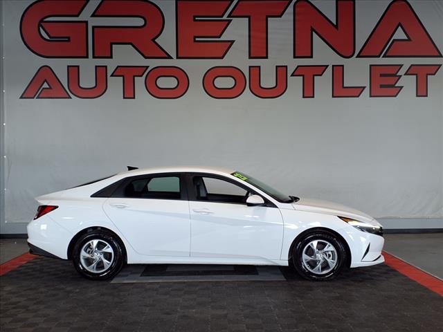2023 Hyundai ELANTRA SE