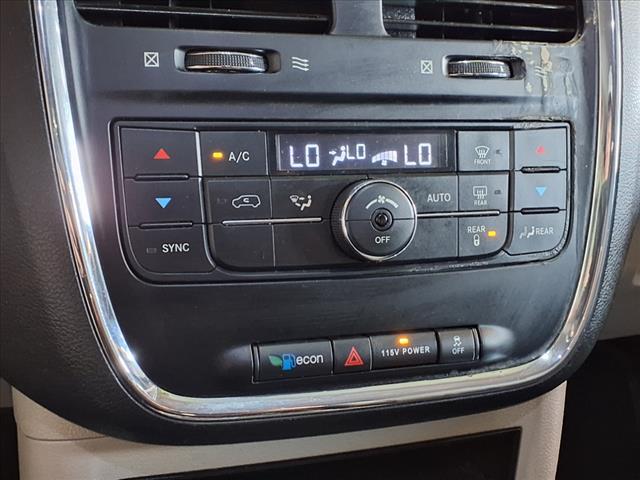 2016 Chrysler Town and Country Touring