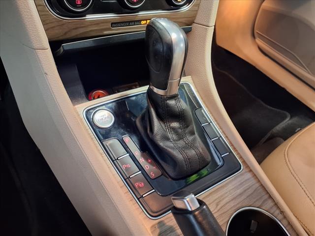 2016 Volkswagen Passat V6 SEL Premium