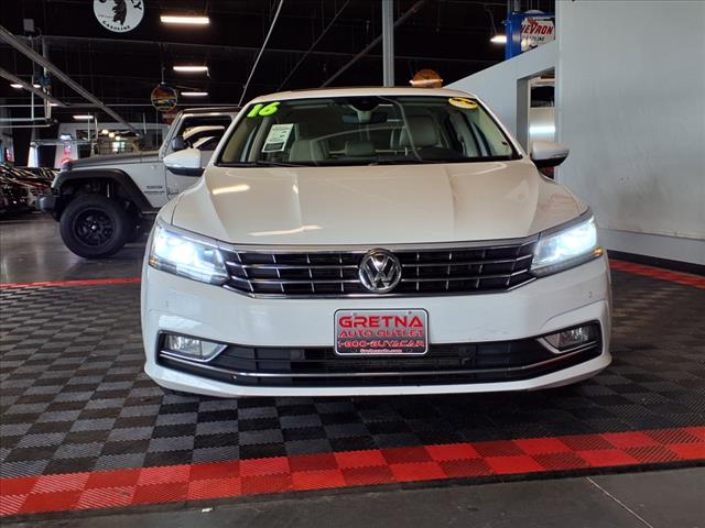 2016 Volkswagen Passat V6 SEL Premium