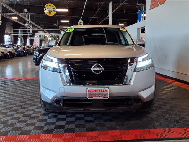 2022 Nissan Pathfinder SV