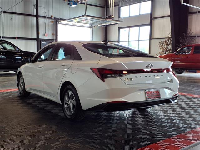 2023 Hyundai ELANTRA SE