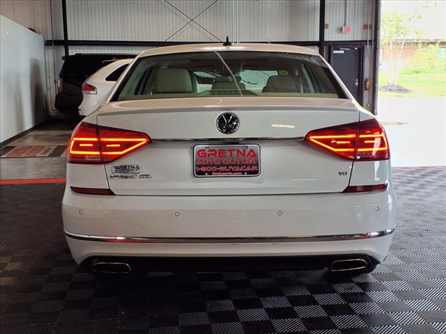 2016 Volkswagen Passat V6 SEL Premium