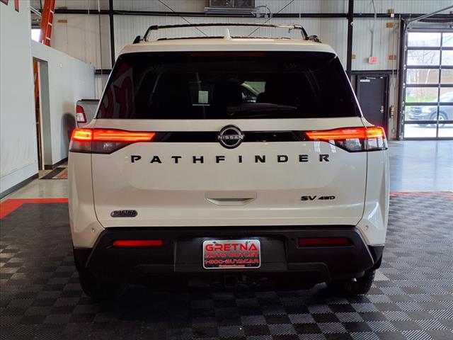 2022 Nissan Pathfinder SV