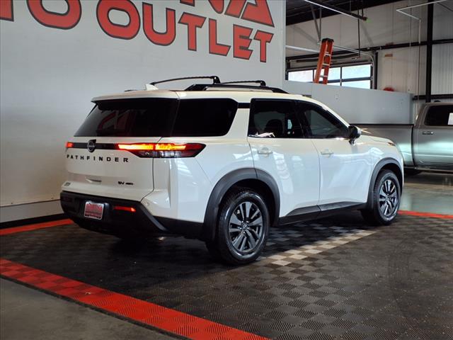2022 Nissan Pathfinder SV