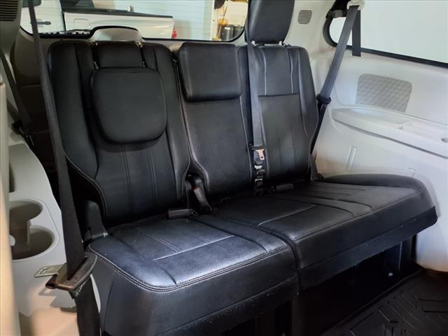 2016 Chrysler Town and Country Touring