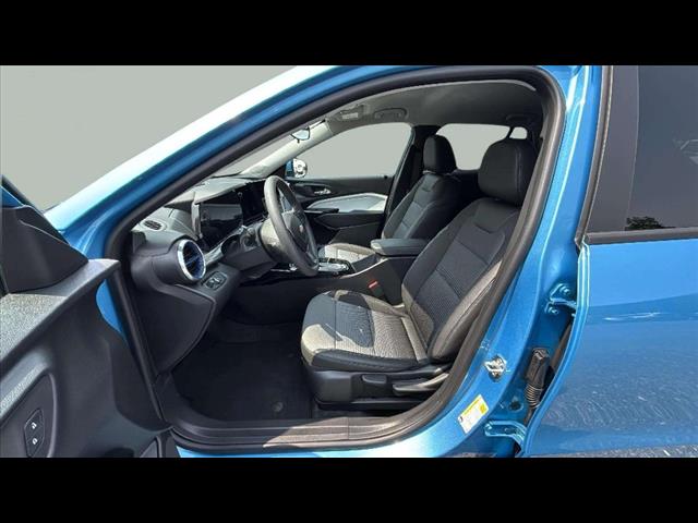 2025 Chevrolet Trax LT - Photo 10