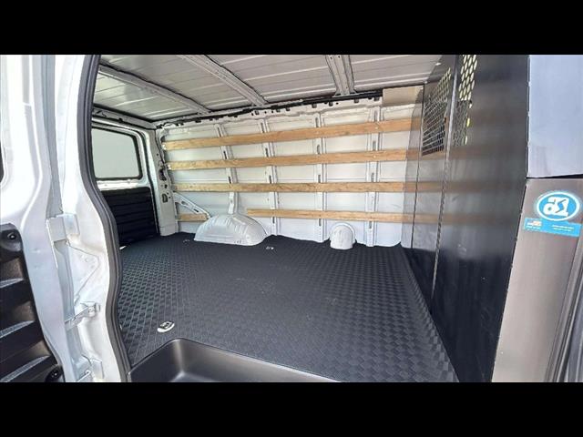 2023 GMC Savana 2500 - Photo 11