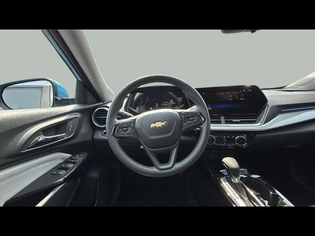 2025 Chevrolet Trax LT - Photo 14