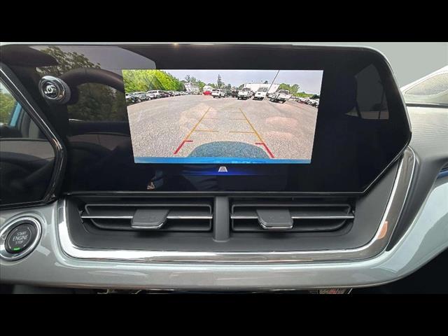 2025 Chevrolet Trax LT - Photo 17