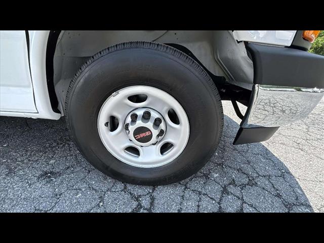 2023 GMC Savana 2500 - Photo 19