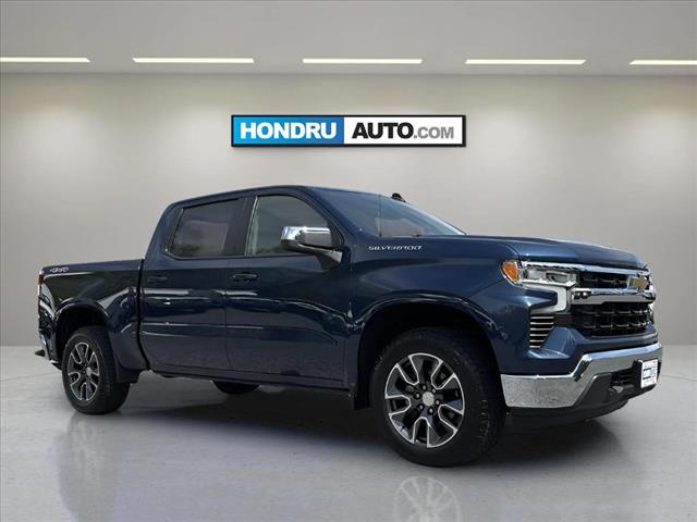 2022 Chevrolet Silverado 1500 LT - Photo 2
