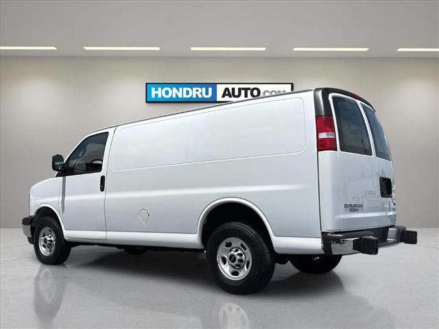 2023 GMC Savana 2500 - Photo 3