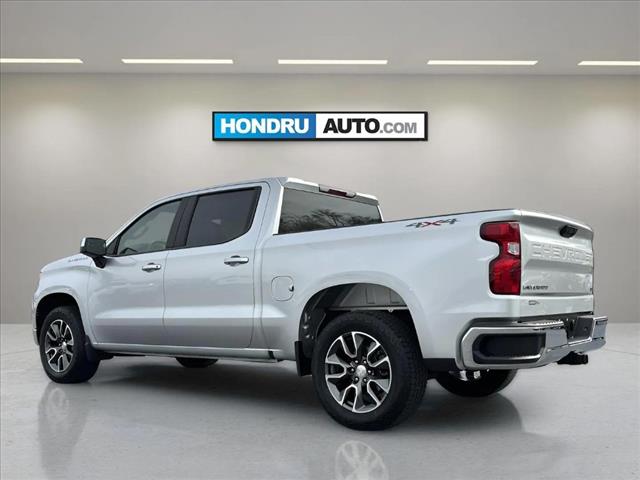 2022 Chevrolet Silverado 1500 LT - Photo 3