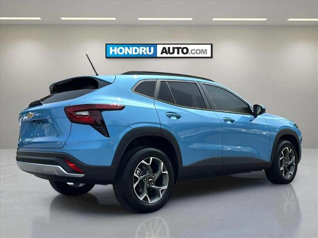 2025 Chevrolet Trax LT - Photo 4