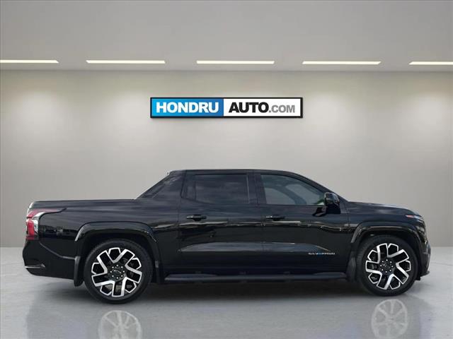 2024 Chevrolet Silverado EV RST - Photo 6