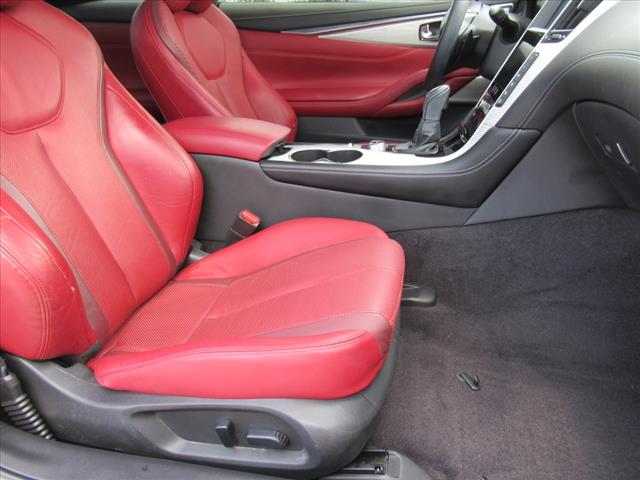 2017 INFINITI Q60 Red Sport 400