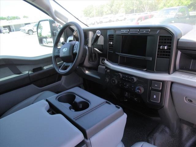 2024 Ford S/D C/C XL